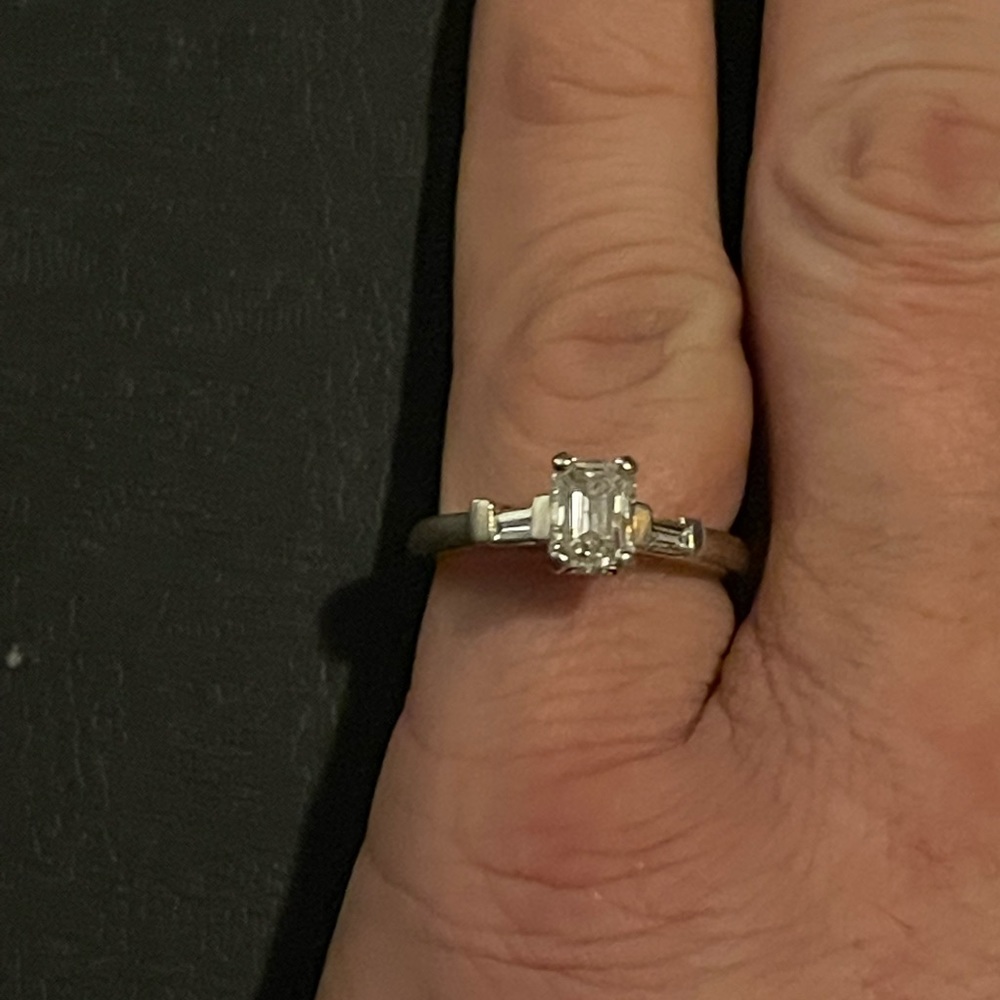 1ct Diamond engagement ring set in 14k